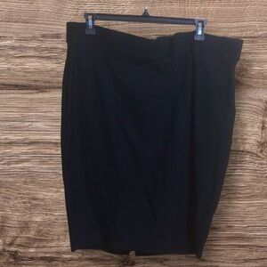 Torrid 3 black stretch ponte pull one skirt. 3X.